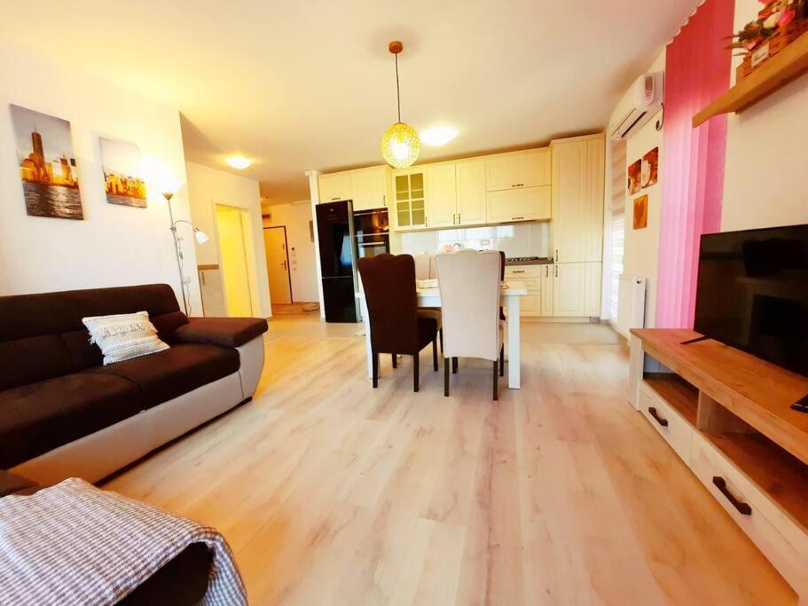Beautiful Panoramic Central Apartment - City Of Mara Timisoara Exterior photo